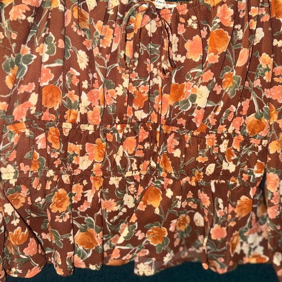 Flowered Ruffle Crop - Picture 2 of 2